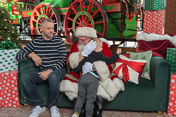 The Charleston Santa 2024-Dec22-3760
