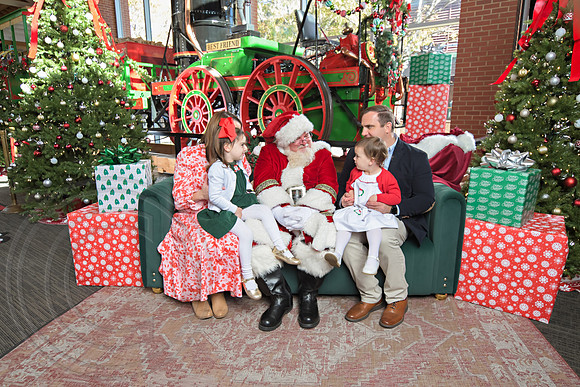 The Charleston Santa 2024-Dec1-0939