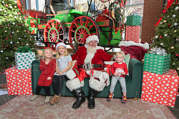 The Charleston Santa 2024-Dec14-2454