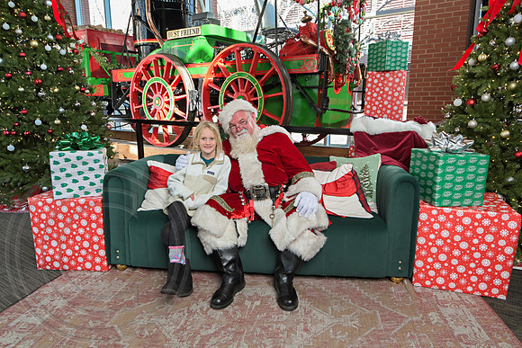 The Charleston Santa 2024-Dec22-3837
