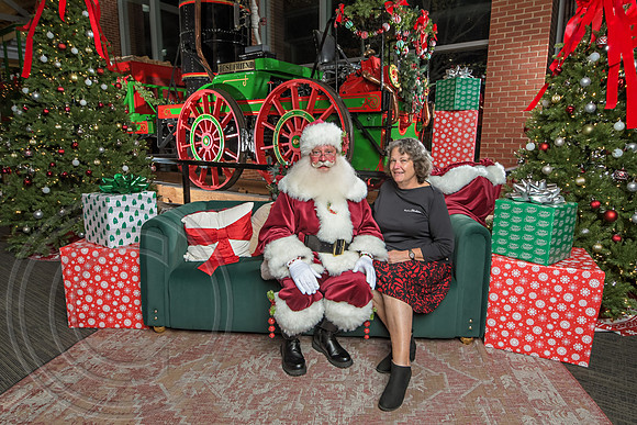 The Charleston Santa 2024-Dec10-2315