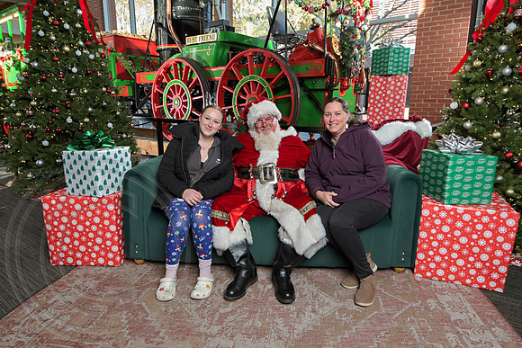 The Charleston Santa 2024-Dec7-1706