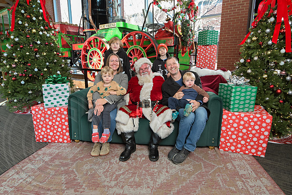 The Charleston Santa 2024-Dec22-3825