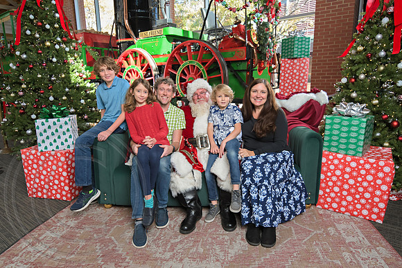 The Charleston Santa 2024-Dec1-1001