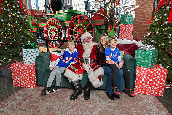 The Charleston Santa 2024-Dec22-4052