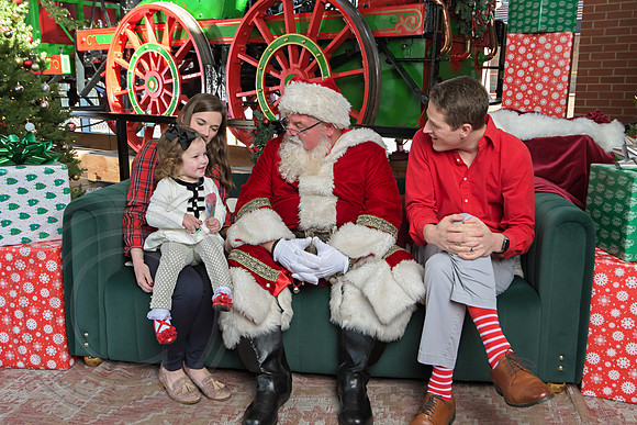 The Charleston Santa 2024-Dec22-3795