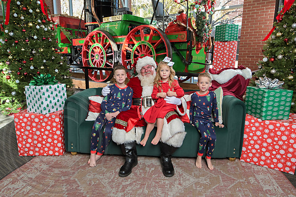 The Charleston Santa 2024-Dec7-1587