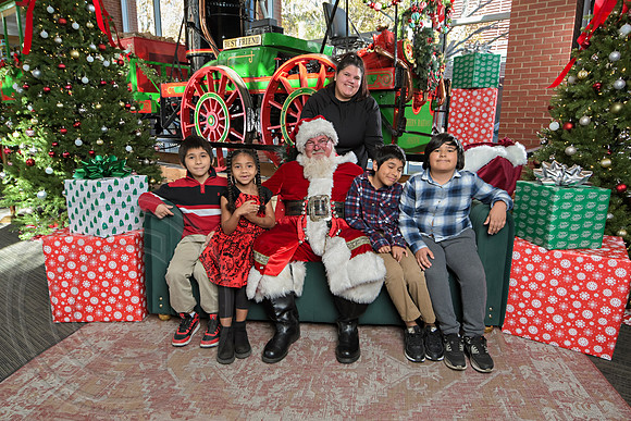 The Charleston Santa 2024-Dec7-1612