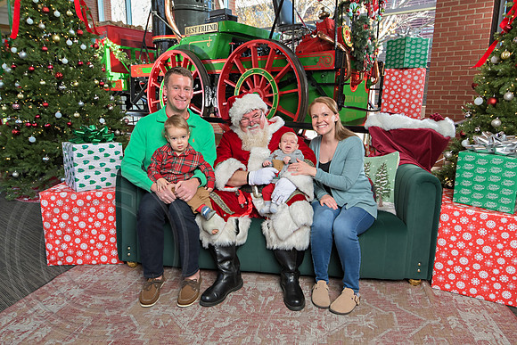 The Charleston Santa 2024-Dec15-2790