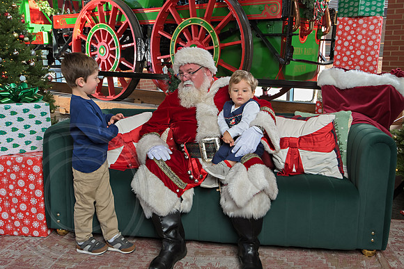 The Charleston Santa 2024-Dec22-3730