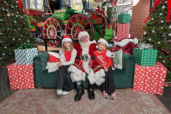 The Charleston Santa 2024-Dec7-1708