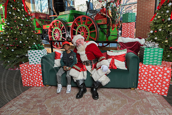 The Charleston Santa 2024-Dec22-4111