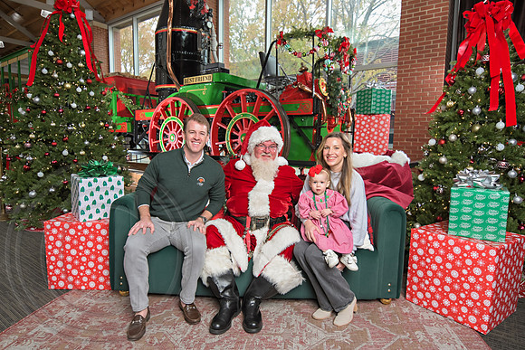 The Charleston Santa 2024-Nov29-0005