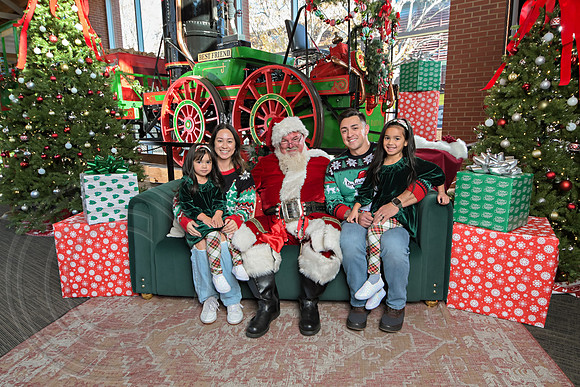 The Charleston Santa 2024-Dec14-2436