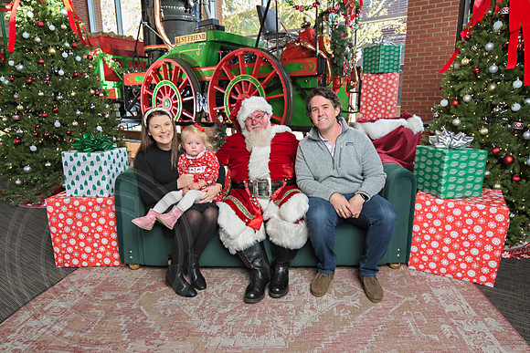 The Charleston Santa 2024-Nov30-0507