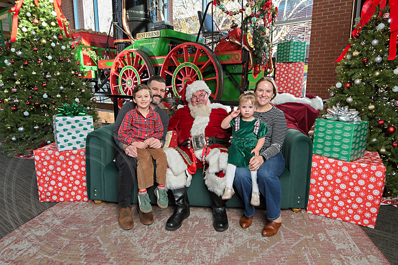 The Charleston Santa 2024-Dec14-2431