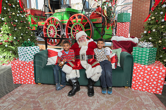 The Charleston Santa 2024-Dec15-3012