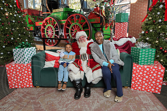 The Charleston Santa 2024-Dec7-1715