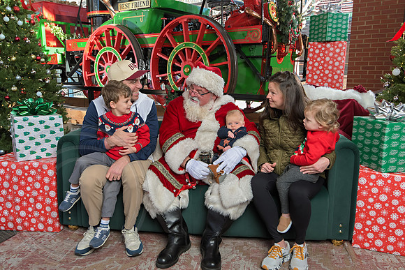The Charleston Santa 2024-Dec22-3720