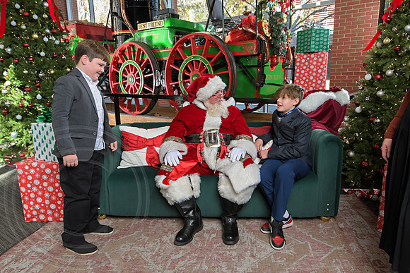 The Charleston Santa 2024-Dec7-1638
