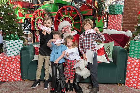 The Charleston Santa 2024-Dec15-2844