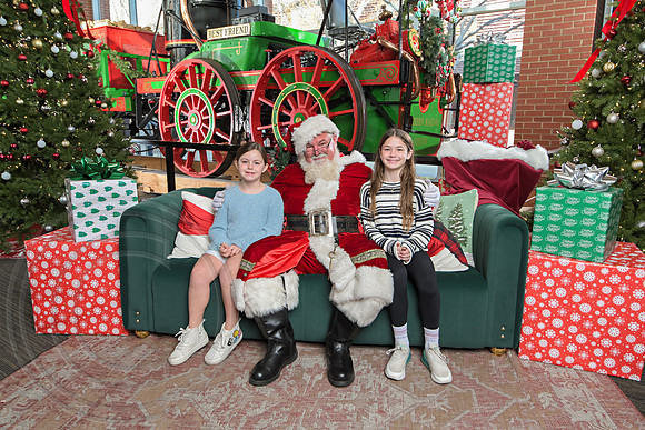 The Charleston Santa 2024-Dec15-3062