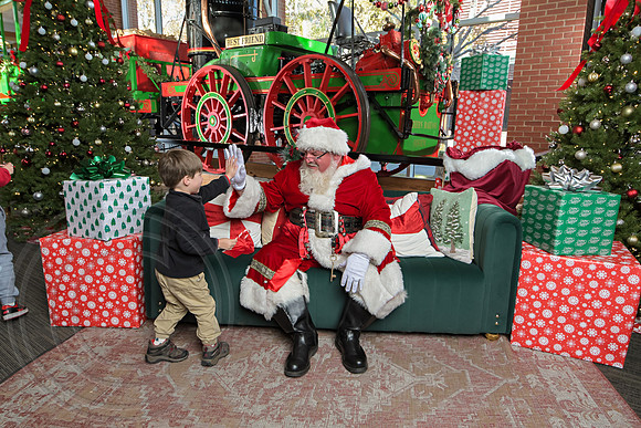 The Charleston Santa 2024-Dec7-1682