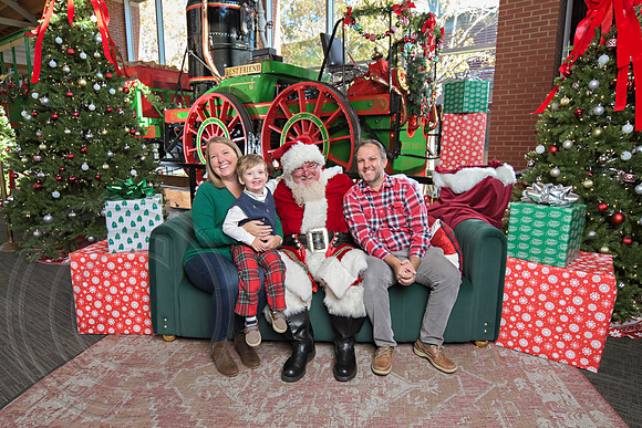 The Charleston Santa 2024-Dec1-0857