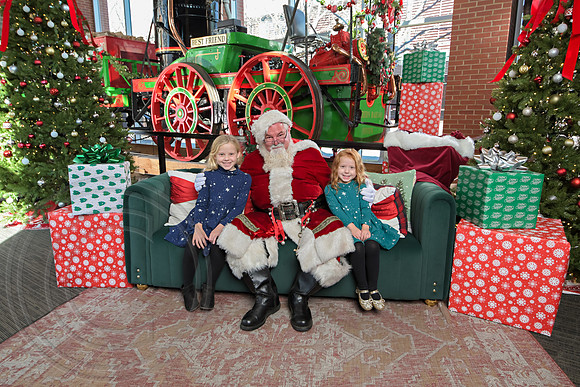 The Charleston Santa 2024-Dec22-3899