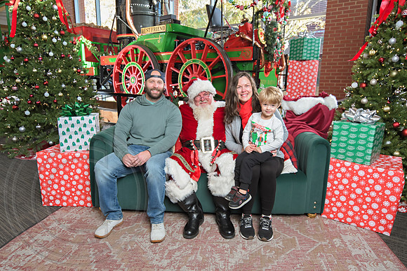 The Charleston Santa 2024-Dec1-0872