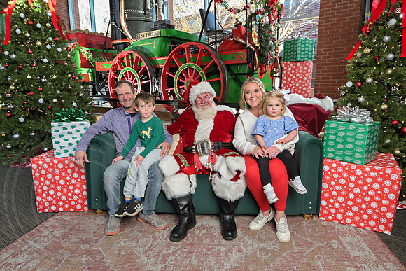 The Charleston Santa 2024-Dec14-2381