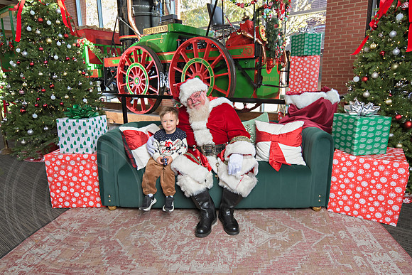 The Charleston Santa 2024-Nov30-0493