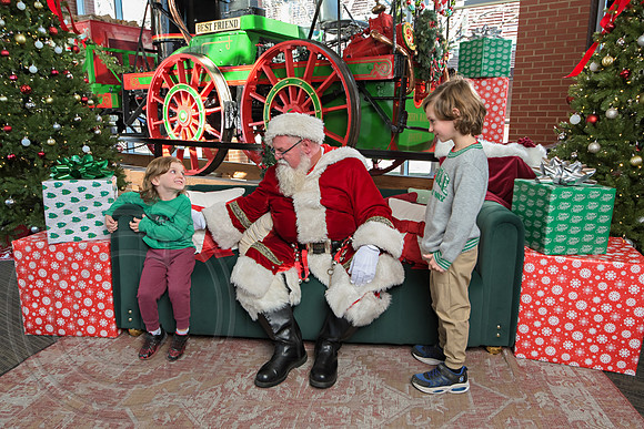 The Charleston Santa 2024-Dec22-3823