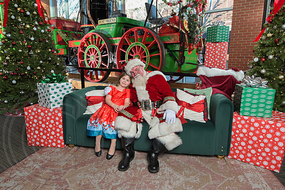 The Charleston Santa 2024-Dec22-4103