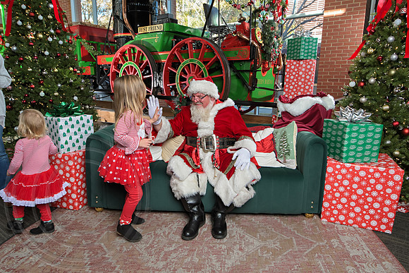 The Charleston Santa 2024-Dec7-1748
