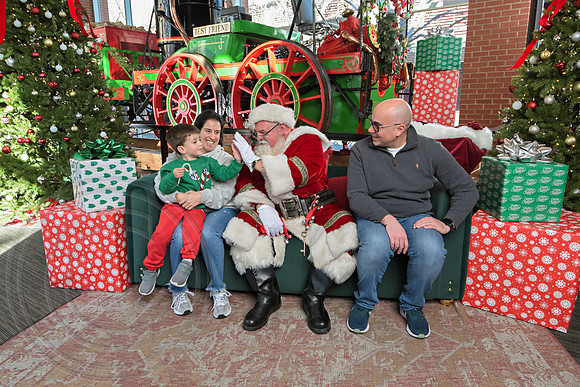 The Charleston Santa 2024-Dec22-3922