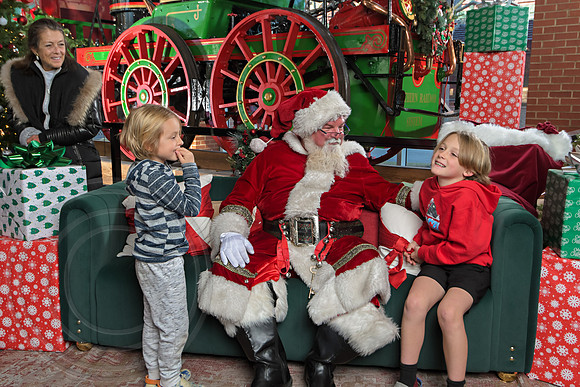 The Charleston Santa 2024-Dec22-4102