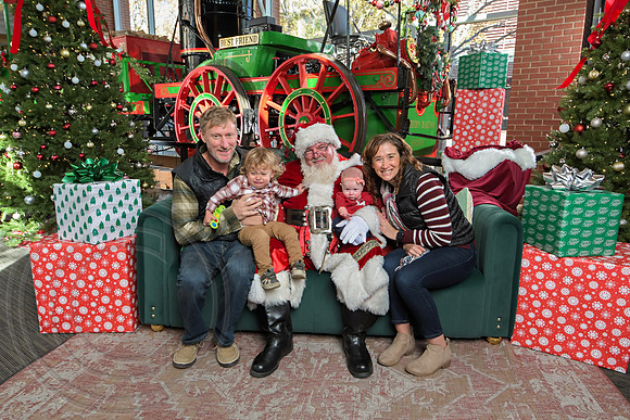 The Charleston Santa 2024-Dec7-1583