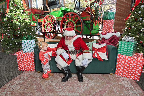 The Charleston Santa 2024-Dec1-0970