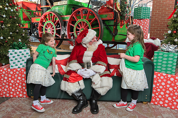 The Charleston Santa 2024-Dec15-3070