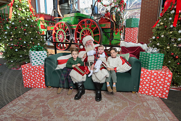 The Charleston Santa 2024-Dec22-3738