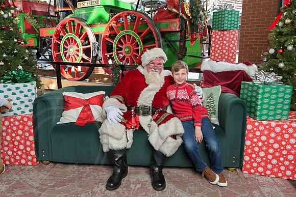 The Charleston Santa 2024-Dec22-3830