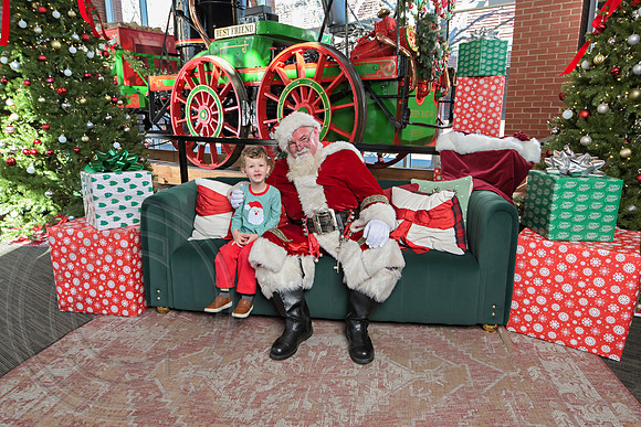 The Charleston Santa 2024-Dec22-3926