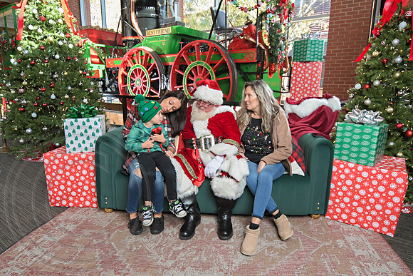 The Charleston Santa 2024-Dec1-0928