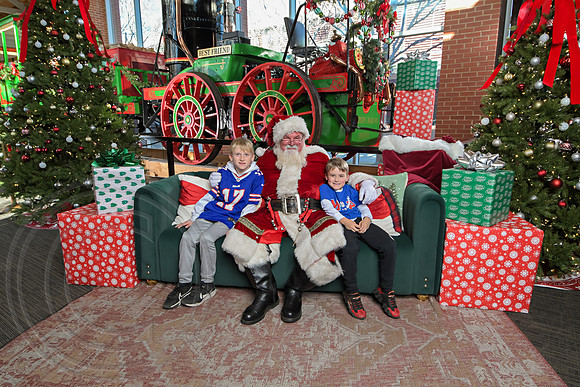 The Charleston Santa 2024-Dec22-4051