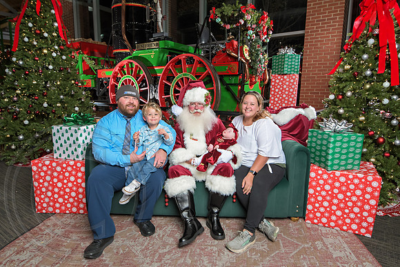 The Charleston Santa 2024-Dec3-1230