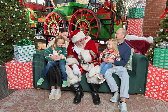 The Charleston Santa 2024-Dec15-2811