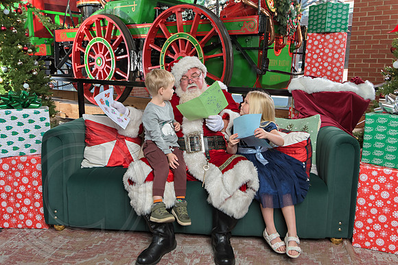 The Charleston Santa 2024-Dec15-3041