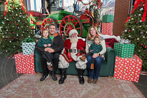 The Charleston Santa 2024-Dec22-3714