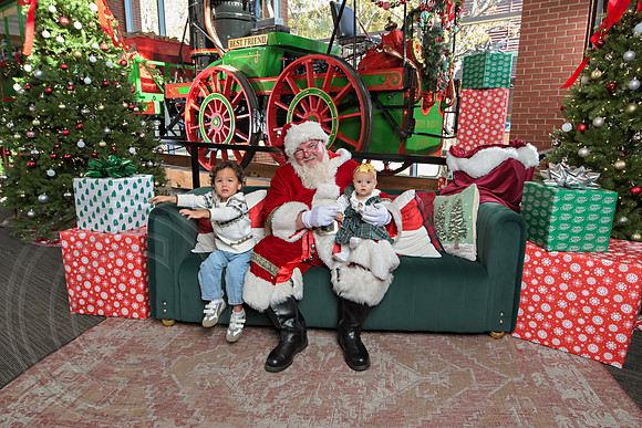 The Charleston Santa 2024-Dec7-1438